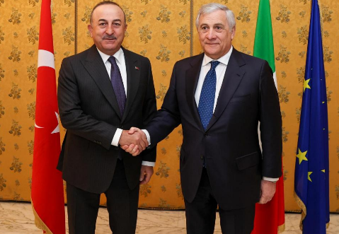 گفتگوی تلفنی وزیران خارجه ترکیه و ایتالیا