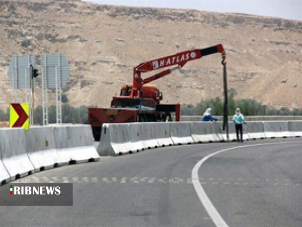 عملیات نصب حفاظ میانی در ۱۲ کیلومتر از مسیر گردنه اسدآباد