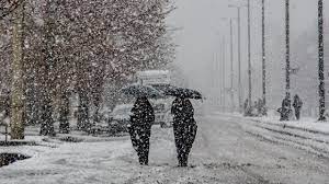 بارش برف سنگین در راه زنجان