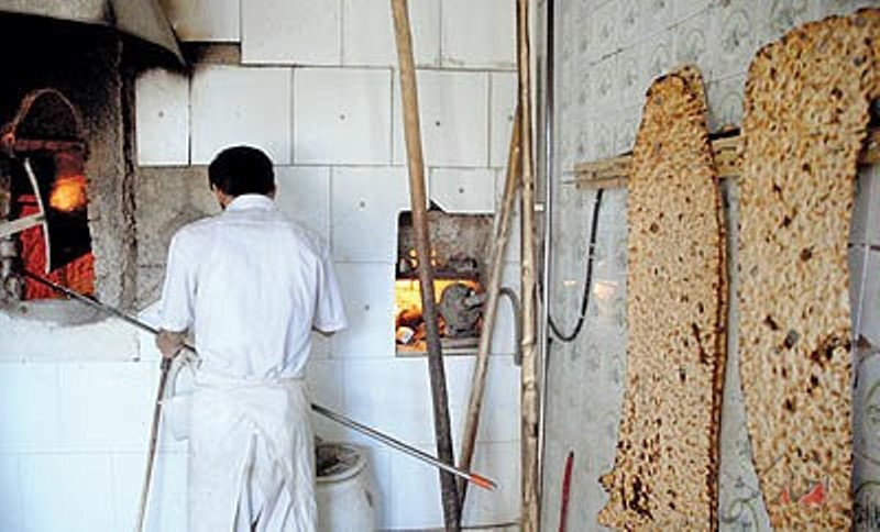 پلمب هشت واحد نانوایی متخلف به دلیل کم فروشی در کیش