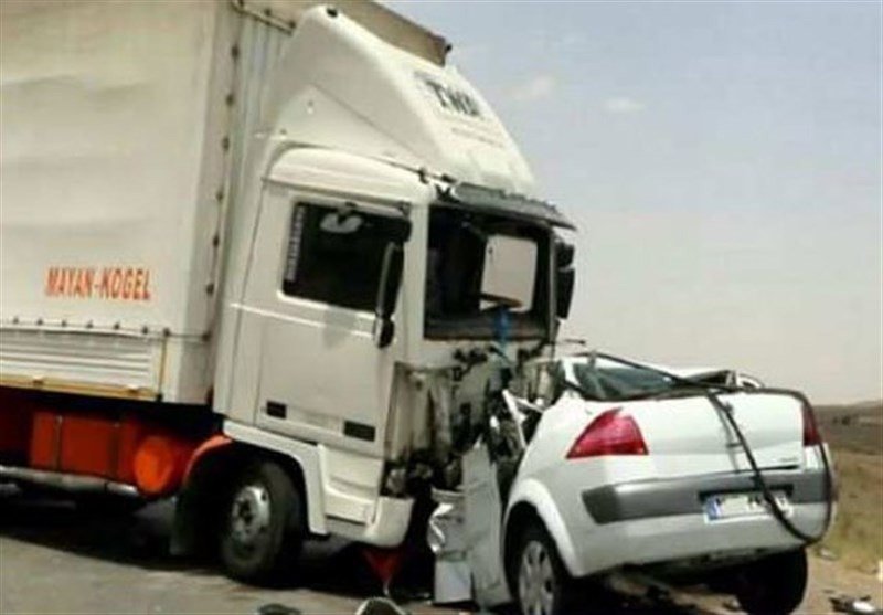 برخورد سواری با کامیون در زنجان با یک فوتی