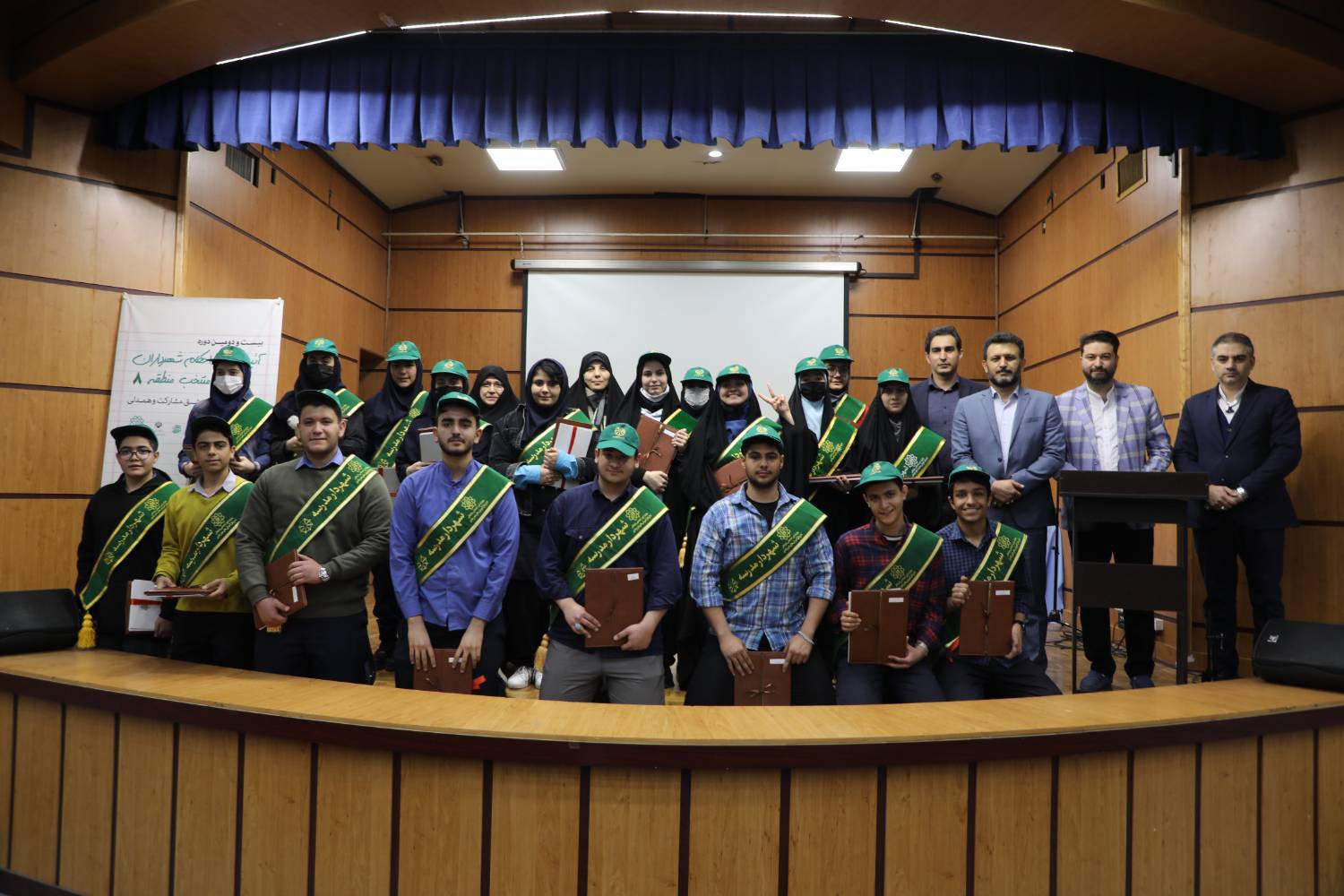 مشارکت ۸ هزار و ۵۰۰ دانش آموز در طرح شهردار مدرسه منطقه ۸ تهران