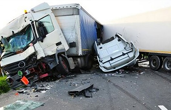 زخمی شدن ۱۱ نفر در سانحه تصادف