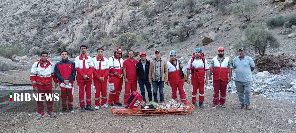 نجات مرد ۵۴ ساله گرفتار شده در کوه‌های منطقه بناب بختگان