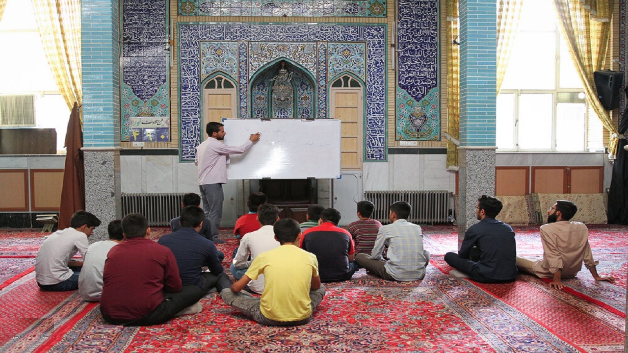 فعالیت بیش از ۱۰۰ هزار نفر در مساجد استان اردبیل