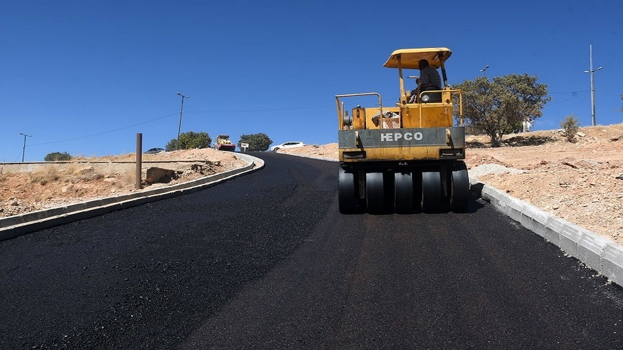 آسفالت ۱۸۱ کیلومتر راه روستایی در کردستان