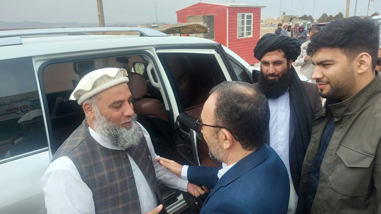سفر وزیر صنعت و تجارت افغانستان به مرز دوغارون تایباد