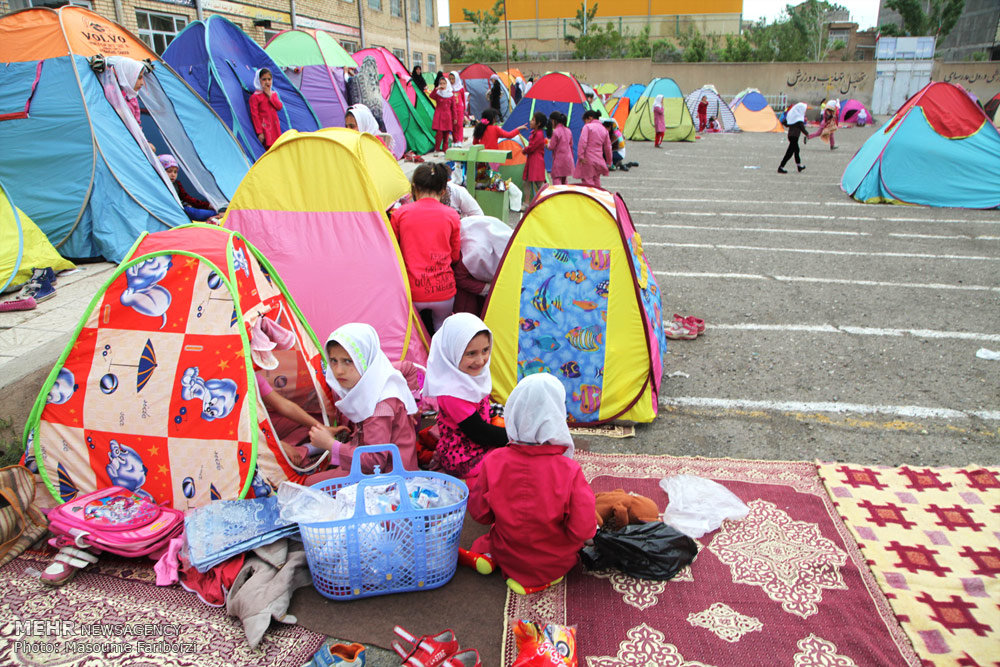 اردوی یک روزه درون مدرسه‌ای در دبستان حضرت زهرا (س) گناوه