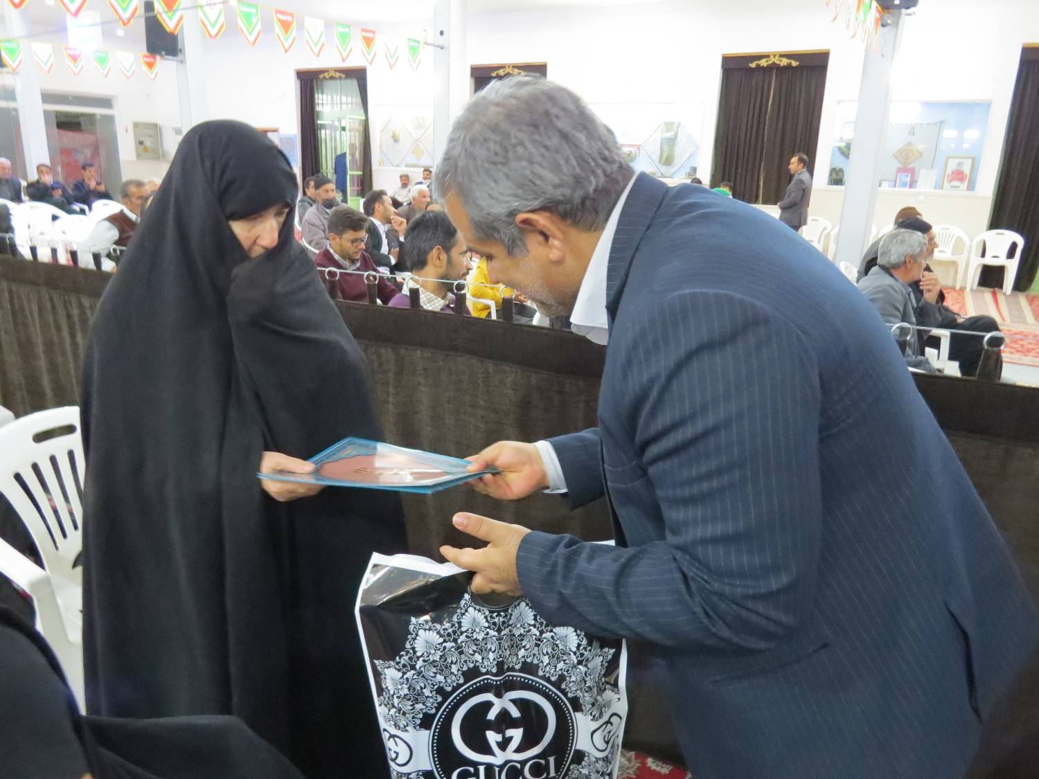تجلیل از ۵۳ خانواده شهید شهرستان جرقویه