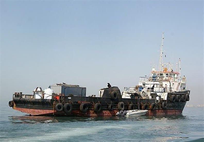 توقیف شناور حامل ۱۶۰ هزار لیتر سوخت قاچاق در خلیج فارس
