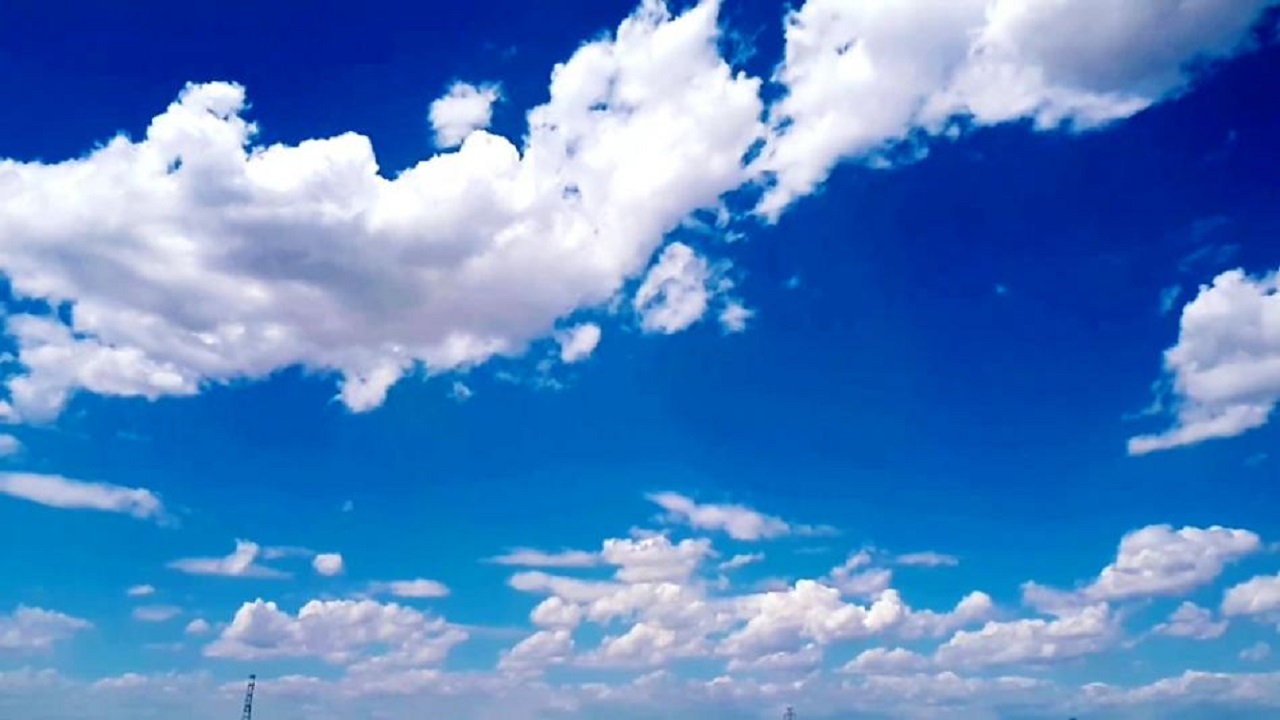 آسمانی نیمه ابری در استان یزد