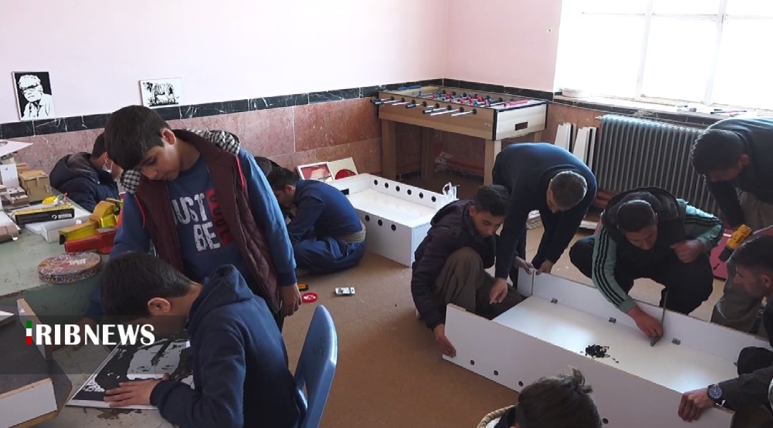 مشق مهارت دانش آموزان کردستانی در کنار تحصیل