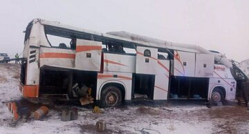 ترخیص ۲۲ نفر از مصدومان حادثه واژگونی اتوبوس مسافربری در  تربت‌حیدریه