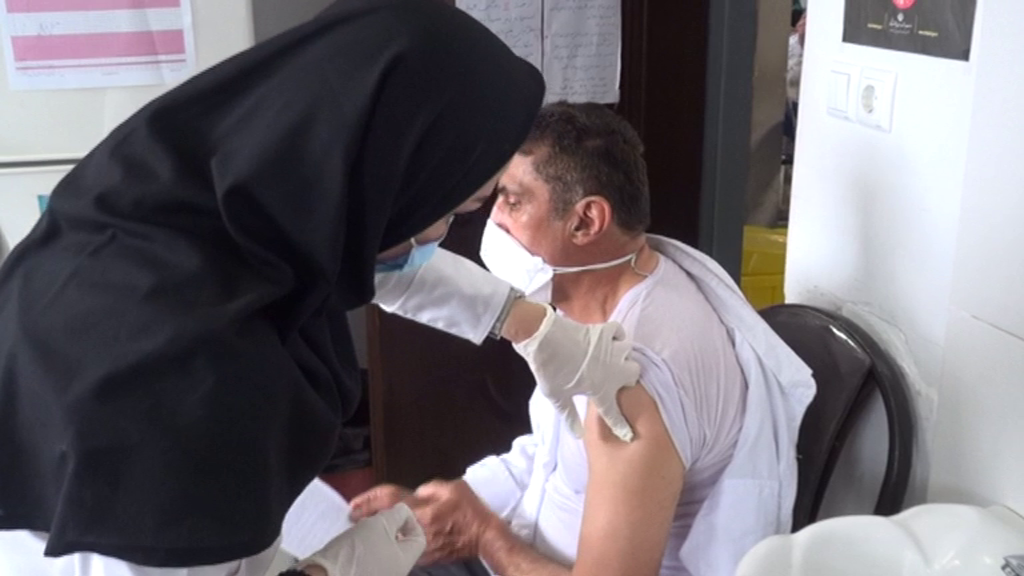 روند کند دریافت دز سوم واکسن کرونا در گیلان