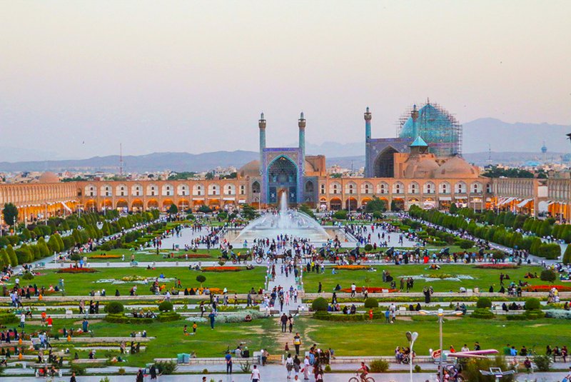 افزایش ساعت بازدید بنا‌های تاریخی میدان امام (ره) اصفهان