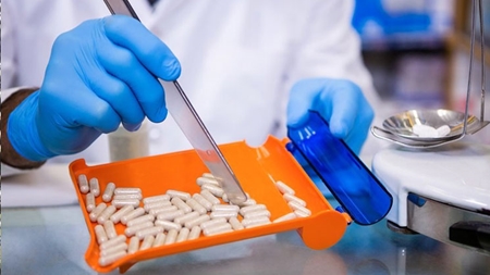 تکمیل زنجیره ارزش مواد صنعت دارویی با ۲ پروژه ملی