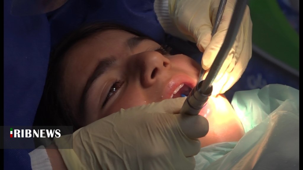 ارائه خدمات دندان پزشکی به دانش آموزان مناطق کم برخوردار همدان