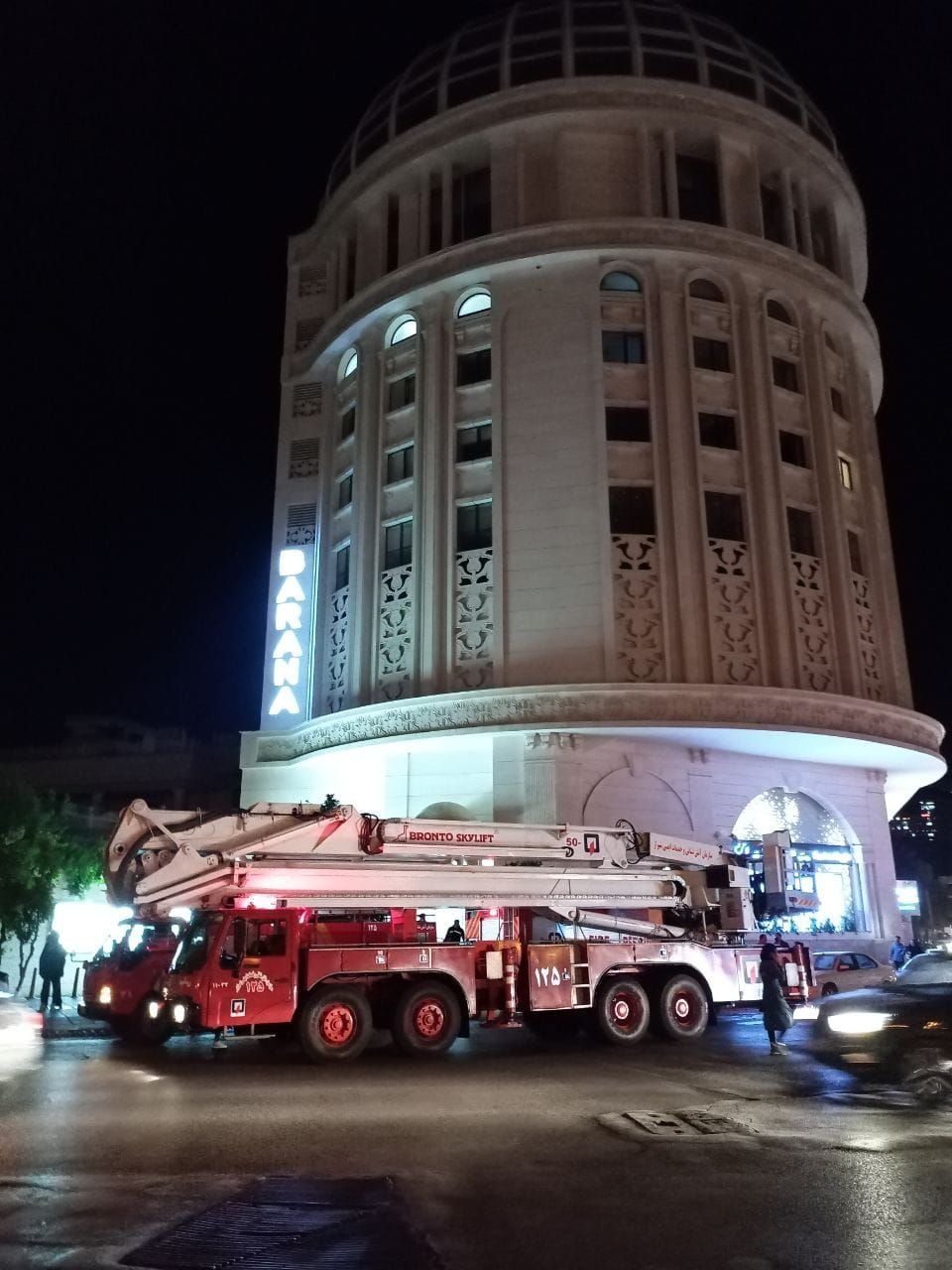 نجات جان ۷ شهروند شیرازی از میان آتش