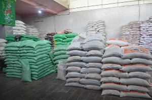 کشف برنج و خشکبار قاچاق در اصفهان