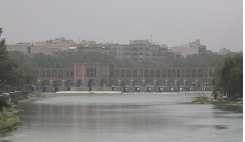 خیزش کانون‌های گرد و غبار در اصفهان