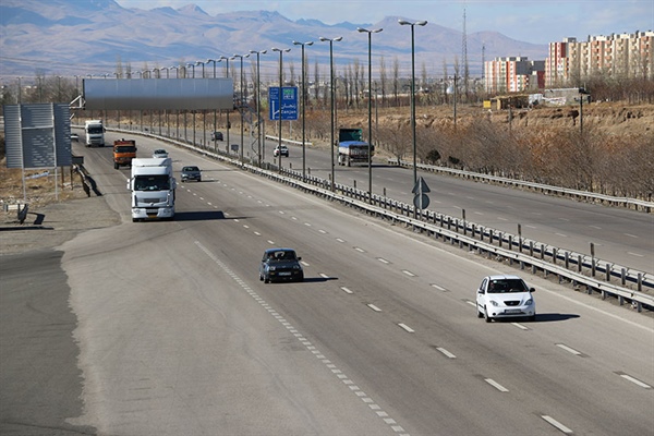 ثبت ۹۴۷ پرونده تخلفات حمل و نقل جاده‌ای در زنجان