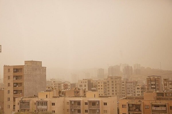 آسمان مهاباد در آغوش گرد و غبار