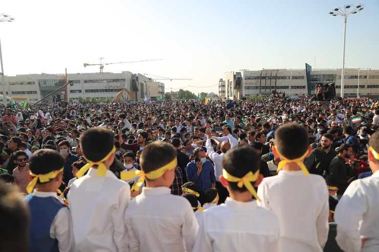 استقبال نوجوانان مشهدی از همخوانی سرود سلام فرمانده، فراتر از انتظار
