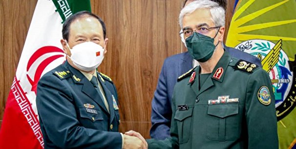 وزیر دفاع چین با سرلشکر باقری دیدار کرد