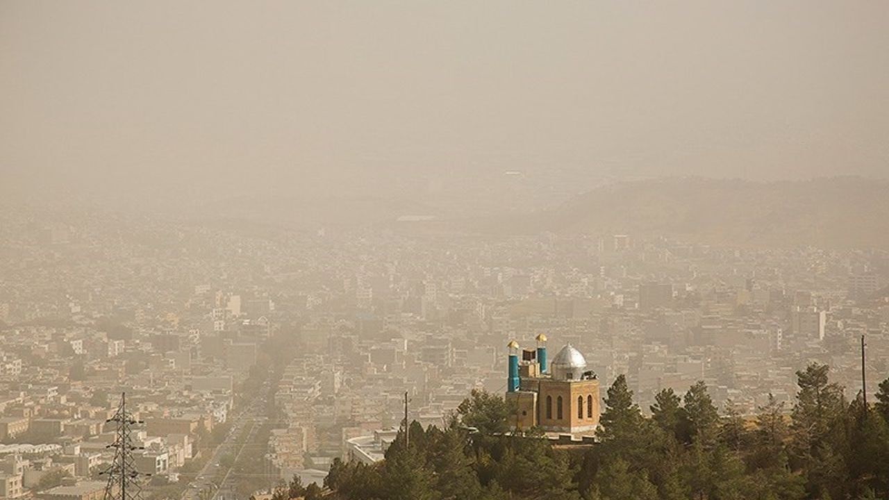 گرد و غبار در راه کردستان