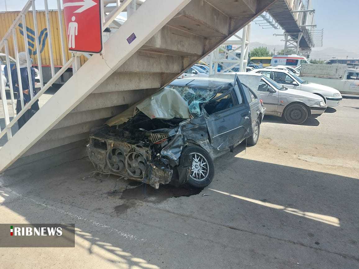 برخورد چهار دستگاه خودرو با هم حادثه ساز شد