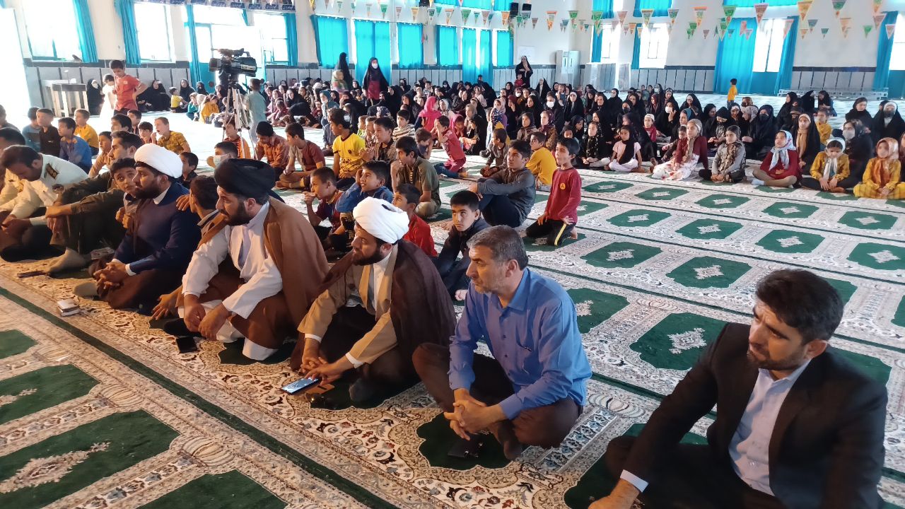تجلیل از برگزیدگان قرآنی و برگزاری جشن دهه کرامت در دیشموک