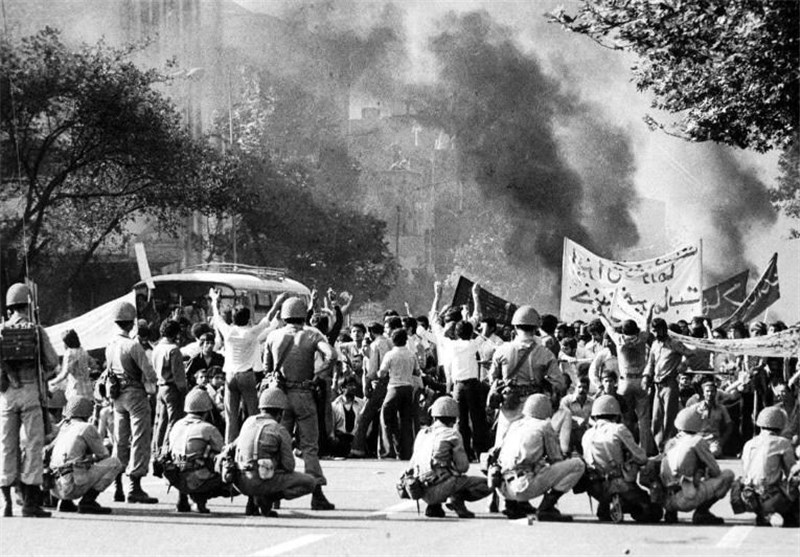 شعله ور شدن آتش انقلاب با شعار «یا مرگ یا خمینی»