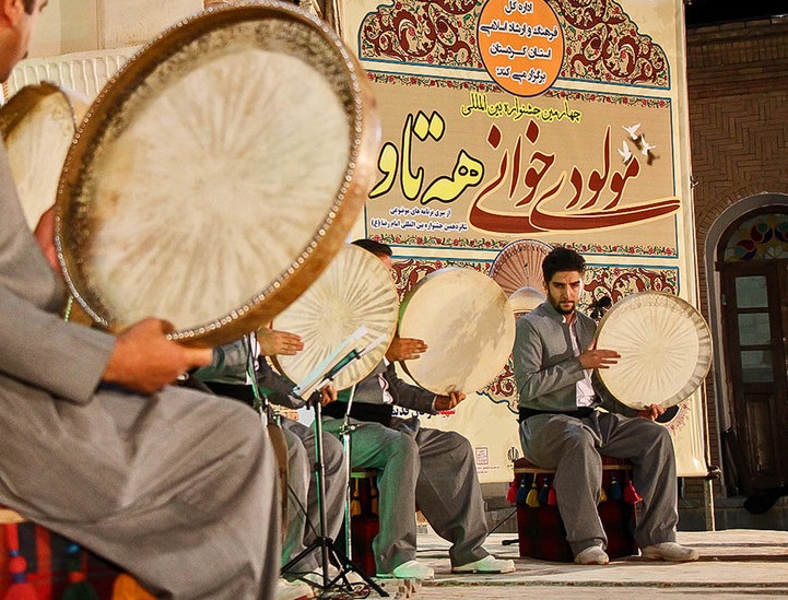 اجرای ۱۲ گروه مولودی‌خوان درجشنواره مولودی‌خوانی هه‌تاو سنندج