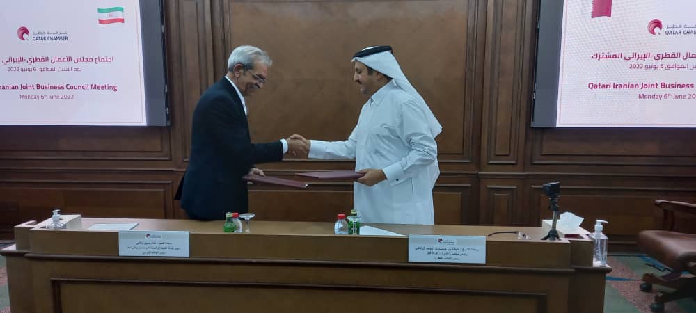 روسای اتاق‌های بازرگانی ایران و قطر در جریان سفر هیات تجاری کشورمان به دوحه تفاهم نامه همکاری امضاء کردند.