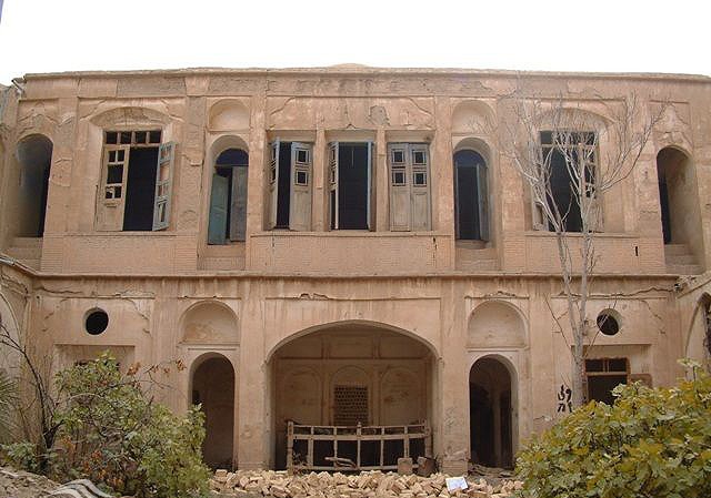 نیاز ۲۰۰ میلیارد ریالی خانه تاریخی حکیم باشی کاشان برای بازسازی