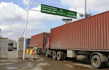 ترکمنستان با عبور کامیون‌های ترانزیتی از مرز سرخس موافقت کرد