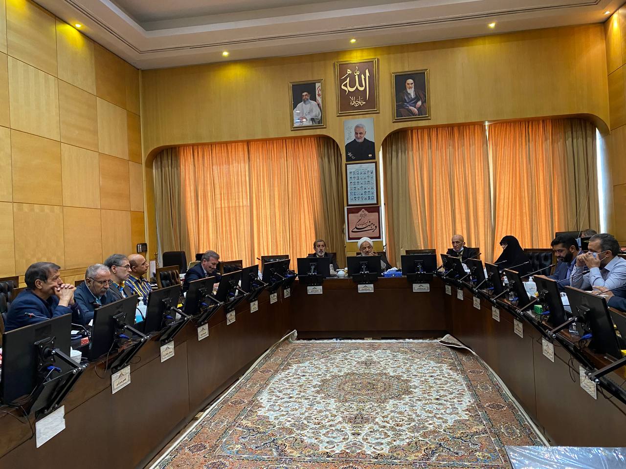 حضور جمعی از شاعران در جلسه کمیسیون فرهنگی مجلس