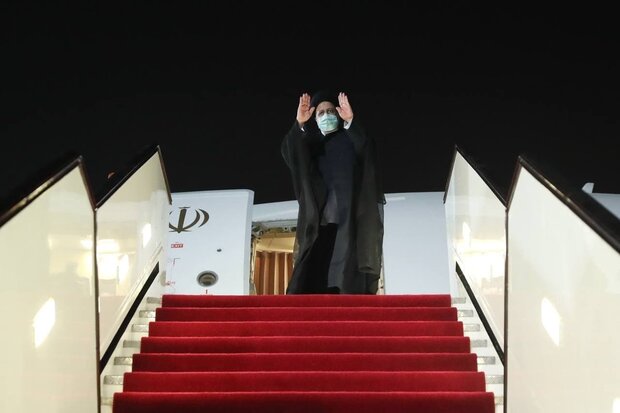 رئیس جمهور مسقط را به مقصد تهران ترک کرد