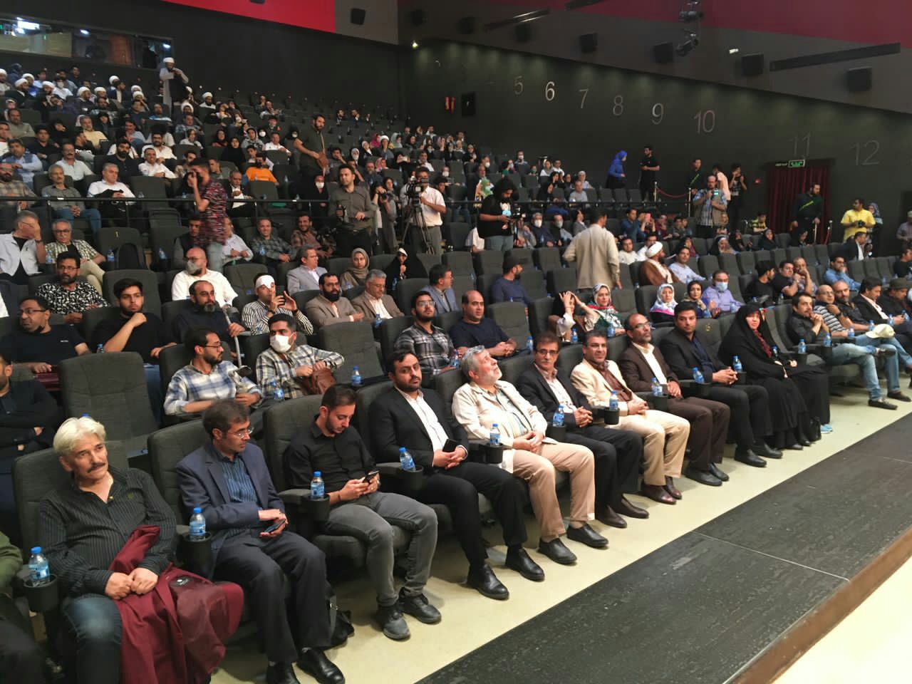 مراسم افتتاحیه اکران سراسری فیلم بدون قرار قبلی در مشهد برگزار شد