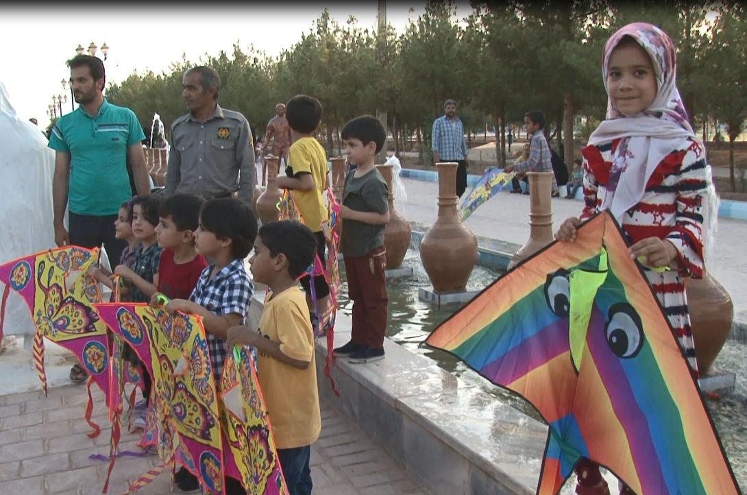 جشنواره پرواز بادبادک‌ها درمیبد