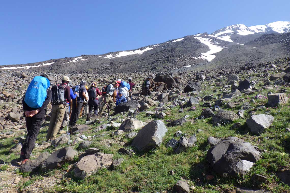 صعود کوهنورد شهرستان ملایر به قله آرارات  کشور ترکیه