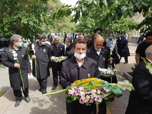 عیادت خادمان بارگاه منور رضوی در بیمارستان شهید کامیاب