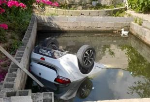 سقوط خودرو در استخر خانه‌ای در جاده رشت – انزلی