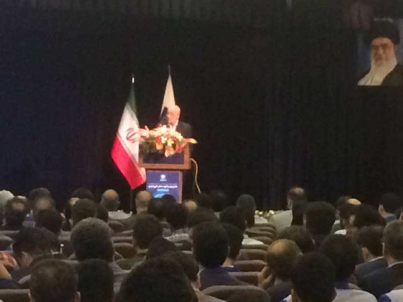 تالار پشتی: ایران خودرو از ظرفیت دانش بنیان‌ها استفاده کند