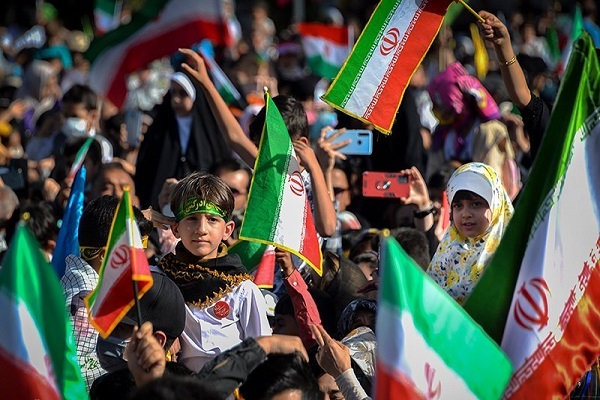 حضور بیش از ۶۲ هزار خوزستانی در اجرای سرود سلام فرمانده