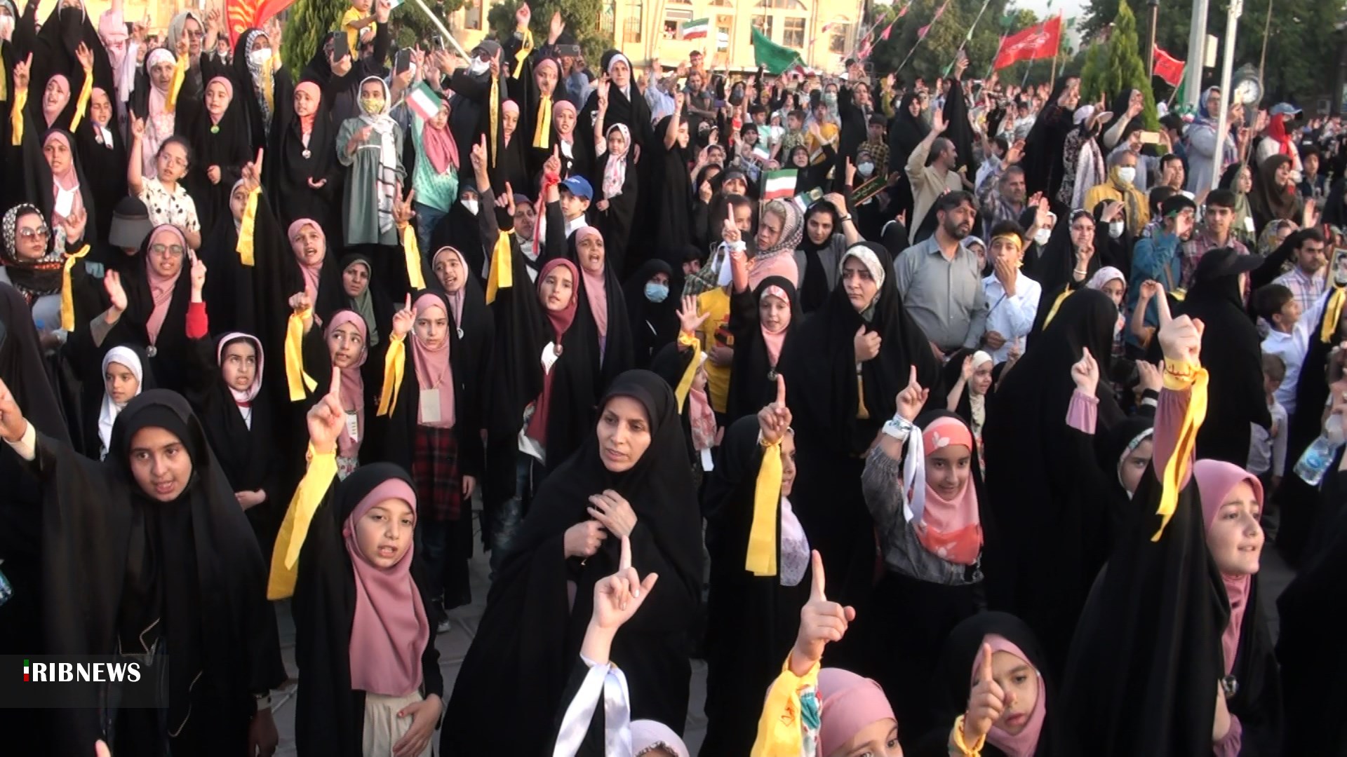 اجرای سرود «سلام فرمانده» در مناطق مختلف استان همدان