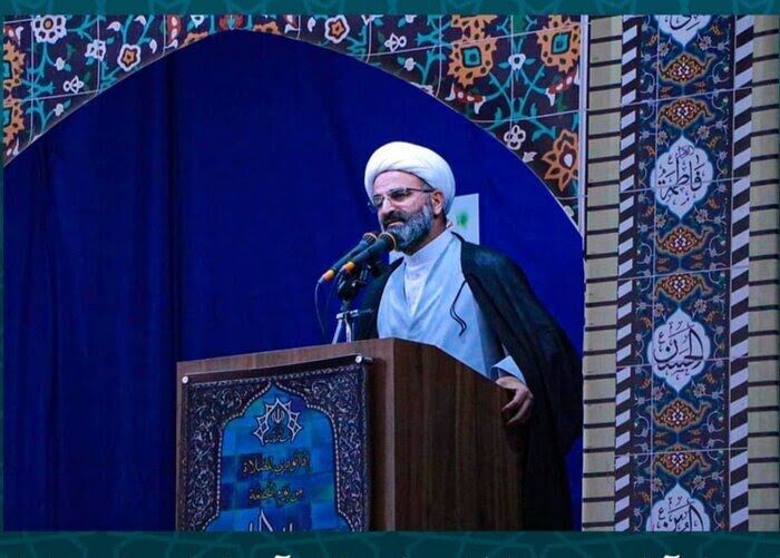 مردم هوشیار باشند ؛ دشمن به دنبال القای نا امیدی اجتماعی است