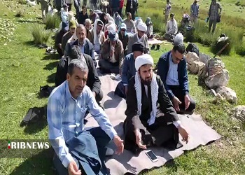 پاکسازی چشمه اصلی روستای لزور فیروزکوه