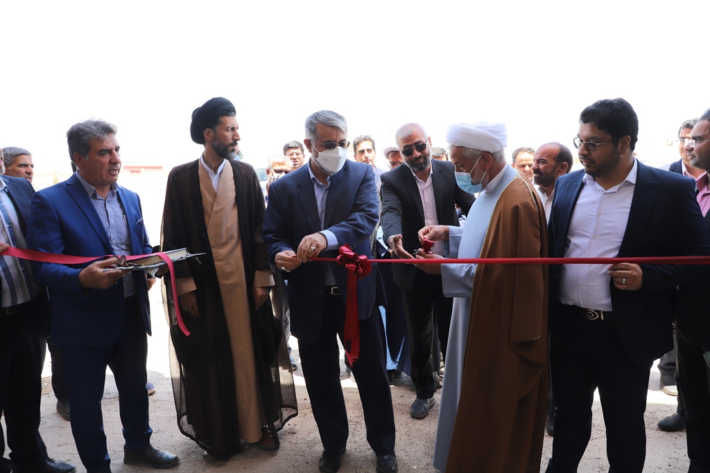 بازگشایی یک کارخانه کاشی پس از ۷ سال در استان یزد