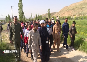 پیاده روی خانوادگی در فیروزکوه